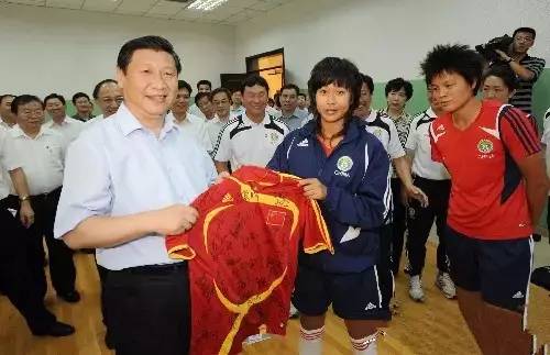 教练足球冠军小说_教练足球冠军叫什么_19个冠军的足球教练
