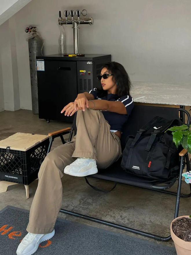 美女的运动凉鞋彩色视频_美女运动鞋_美女的运动凉鞋