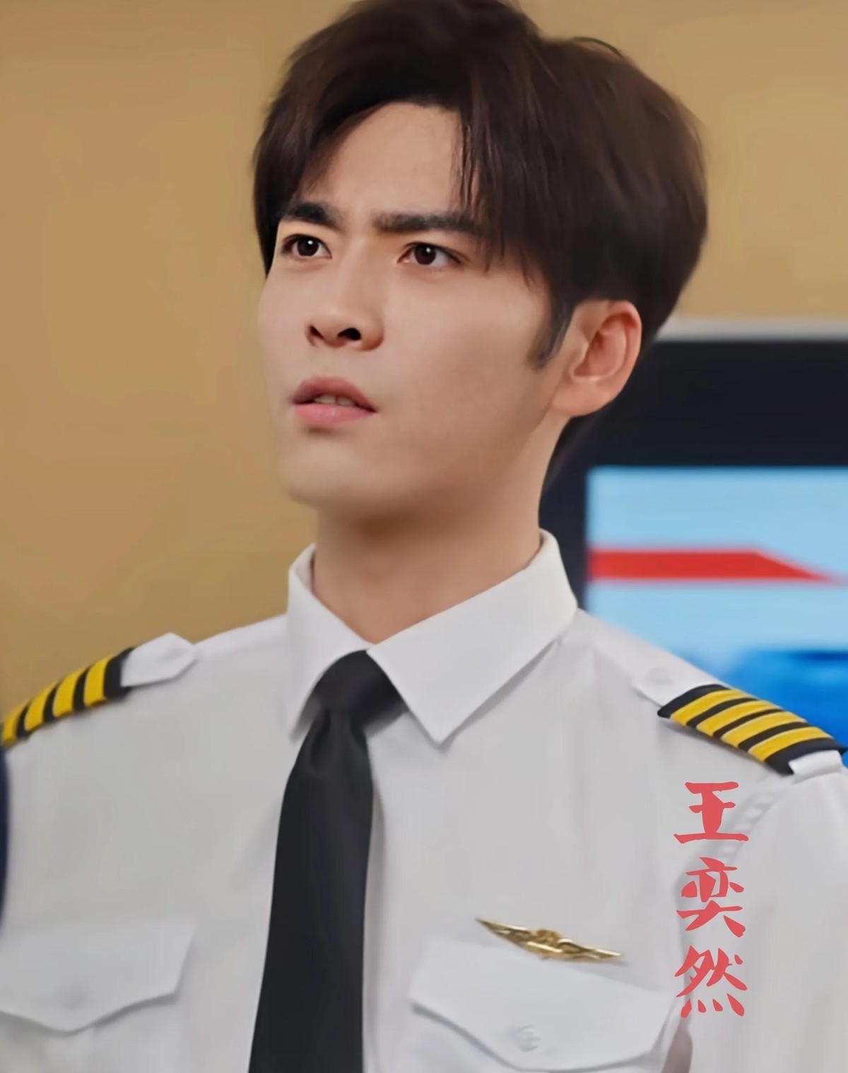 健身图男女士图_健身图男二次元六块腹肌图片_健身男图