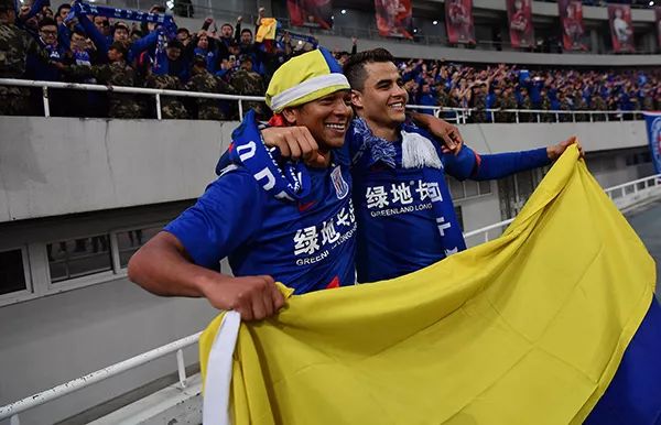 足球决赛冠军是几号球队_足球赛事的各种冠军杯_足球冠军杯叫什么
