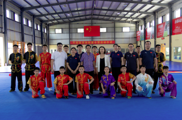 局运动会_运动局_局运动会入场解说词