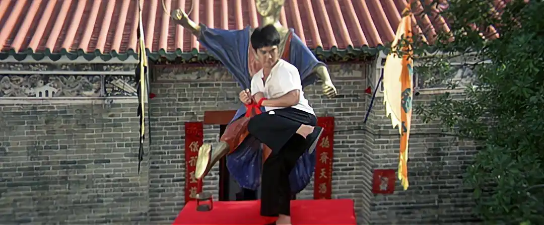 功夫周星驰踢足球_周星驰功夫足球比赛规则_周星驰演的功夫足球叫什么名字