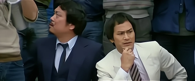 功夫周星驰踢足球_周星驰演的功夫足球叫什么名字_周星驰功夫足球比赛规则