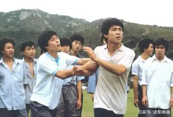 周星驰演的功夫足球叫什么名字_周星驰功夫足球比赛规则_功夫周星驰踢足球