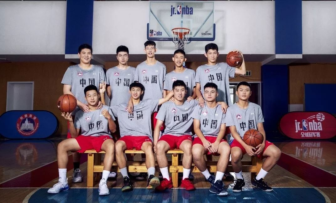 小学生篮球技巧赛冠军赛_篮球小学生比赛视频_小学生篮球比赛技巧