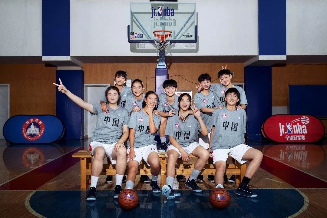 小学生篮球比赛技巧_篮球小学生比赛视频_小学生篮球技巧赛冠军赛