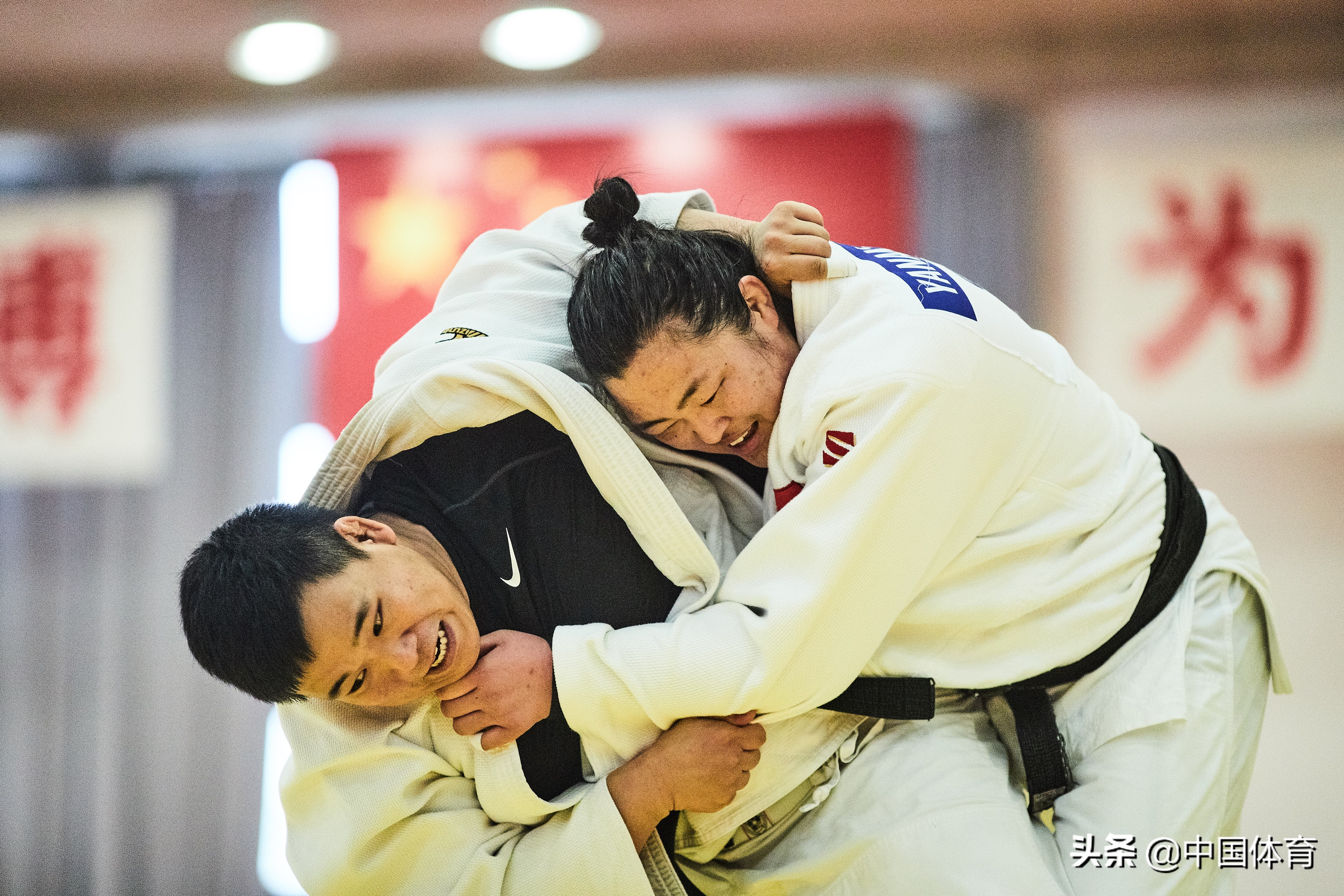 北京奥运会女子柔道冠军刘_北京奥运会柔道金牌得主_04年奥运会柔道刘霞