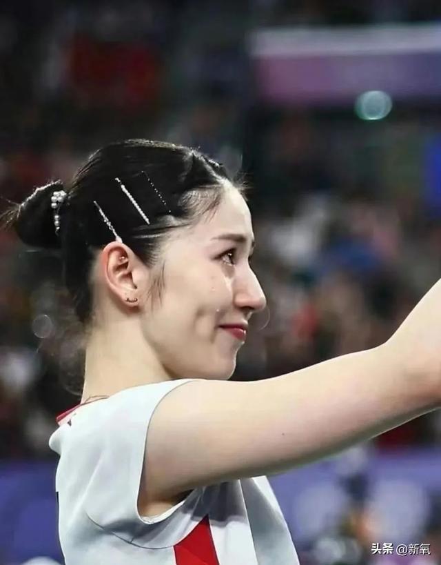 女子跳高世界纪录视频_女子跳高世界冠军_世界第一美女跳高冠军