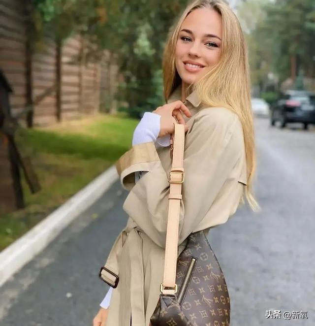 世界第一美女跳高冠军_女子跳高世界纪录视频_女子跳高世界冠军