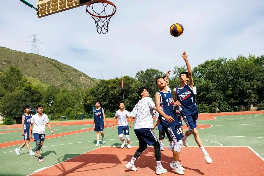 篮球小学生联赛_姚基金小学生篮球赛规则_篮球比赛规则小学生