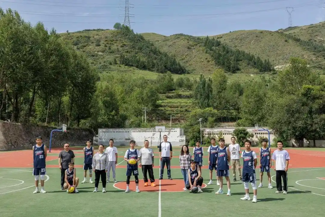 篮球小学生联赛_姚基金小学生篮球赛规则_篮球比赛规则小学生