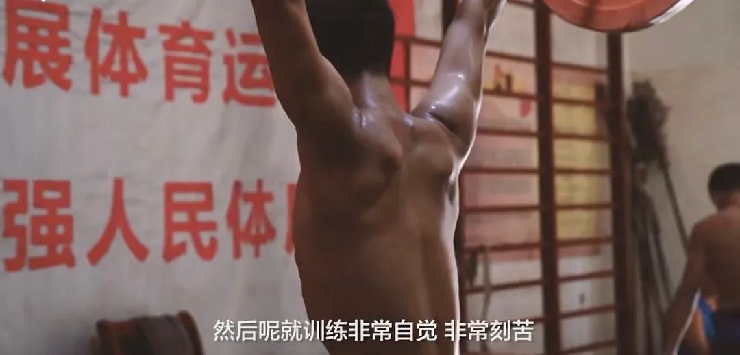 国外超火健身视频_外国室内健身视频_外国健身房运动视频