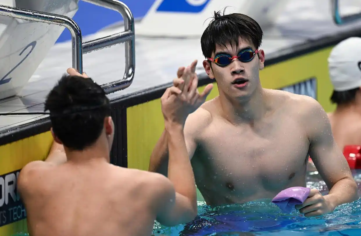 杭州冠军赛游泳100米自由泳_4ⅹ2oo米游泳比赛视频_女子4×200米游泳决赛视频