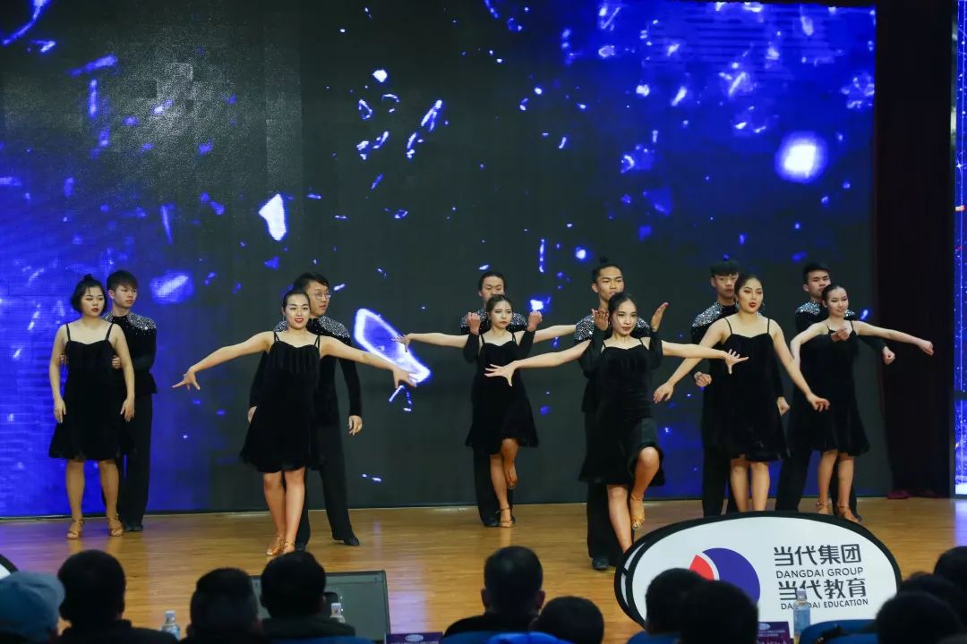 奥运会足球冠军是哪个国家_银湖杯足球冠军是谁_奥运会第一足球冠军是