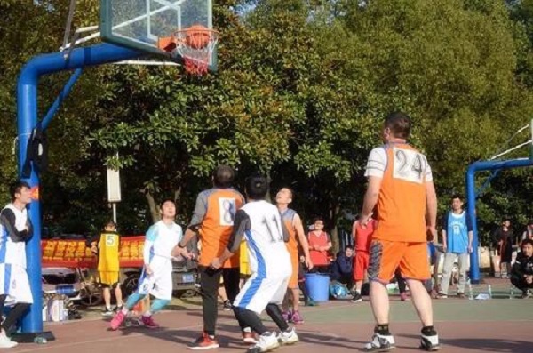 买篮球有什么标准吗_买球的规则篮球_买篮球要买几号球